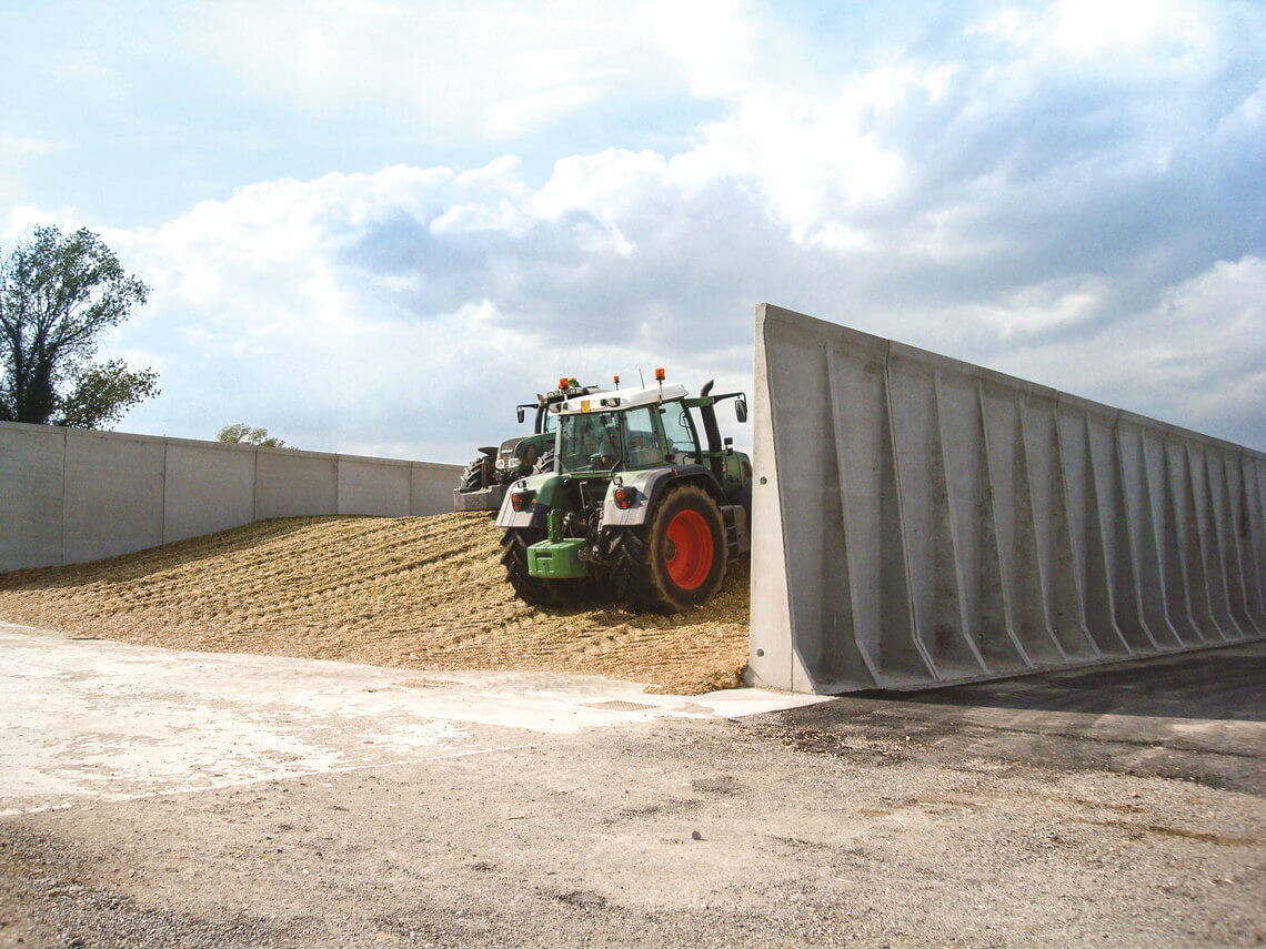 Strutture in cemento prefabbricato utilizzate per la realizzazione di silos industriali