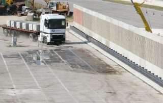 l'installazione della barriera fonoassorbente "Paver Sound Integra".