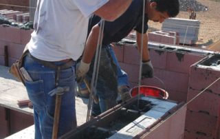 Costruzione di un muro con blocchi BioPLUS®.