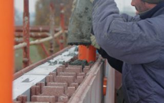 Costruzione di un muro con blocchi BioPLUS®.