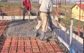 Solaio in costruzione con l'impiego di elementi in laterizio e Bioplus.
