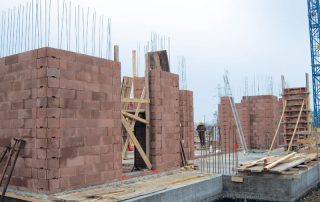 Costruzione di un muro con blocchi BioPLUS®.