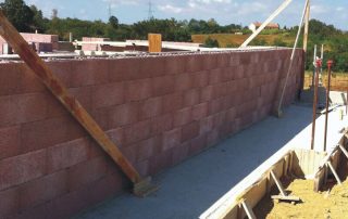 Costruzione di un muro con blocchi BioPLUS®.