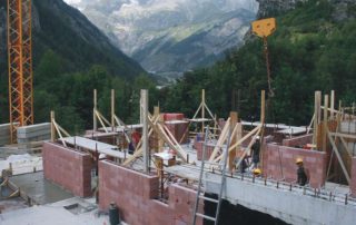 Struttura in costruzione con l'impiego di blocchi Bioplus.