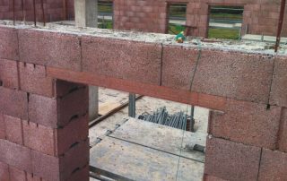 Costruzione di un muro con blocchi BioPLUS®.
