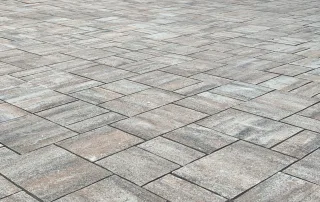 Pavimentazione in cemento modello "Varsavia" nella variante colore Onice.