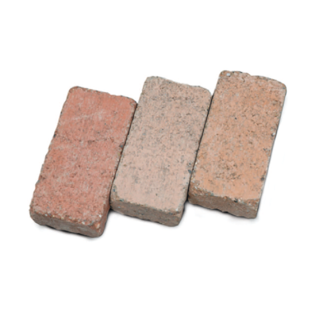 Tre mattoni antichizzati in diverse tonalità di rosso, beige e arancione.
