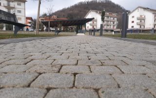 Pavimentazione esterna realizzata con masselli autobloccanti Paver a Terme di Comunanza.