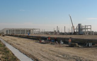 Cantiere di un polo logistico in costruzione.