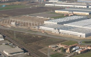 Edificio logistico con struttura prefabbricata.