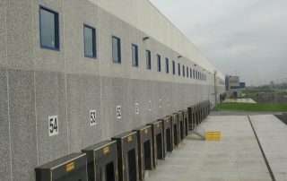 Edificio logistico con struttura prefabbricata.
