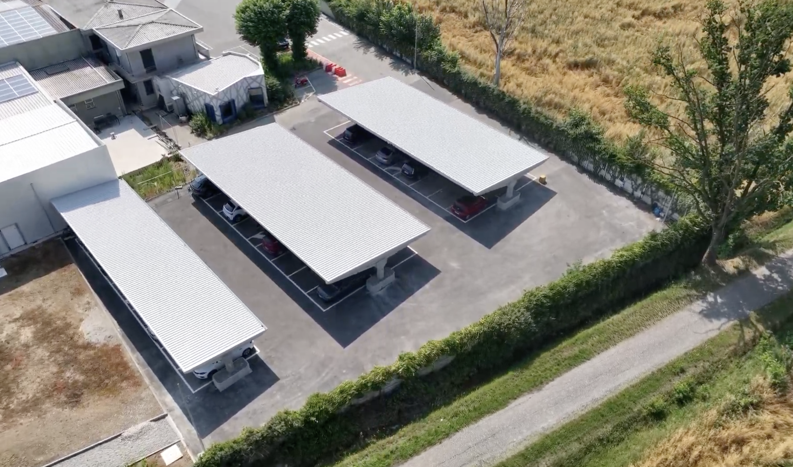 Pensiliine fotovoltaiche di Paver per Capitelli